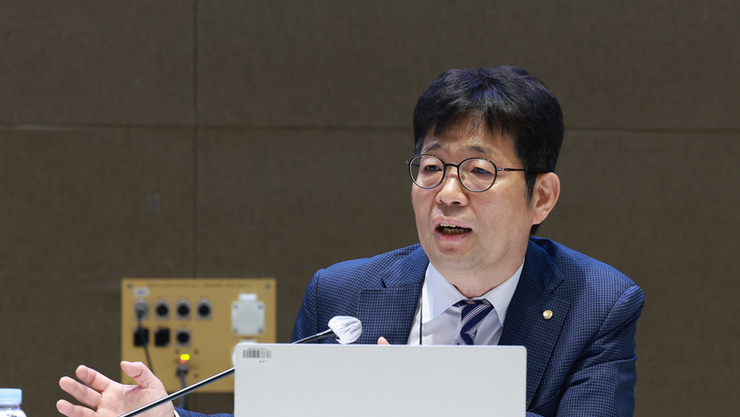 한은 부총재 “은행 중심 스테이블코인 발행, 시스템 안전성 위한 현실적 대안”